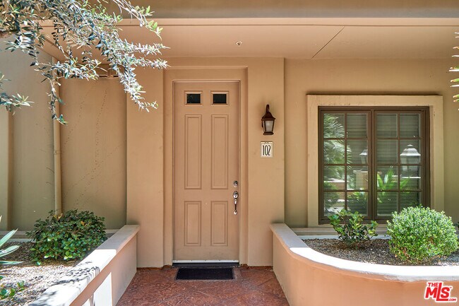 Foto del edificio - 851 N San Vicente Blvd