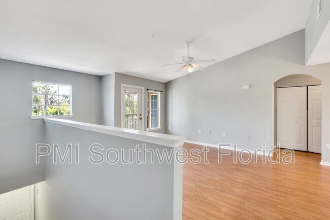 Foto del edificio - 8926 Manor Loop