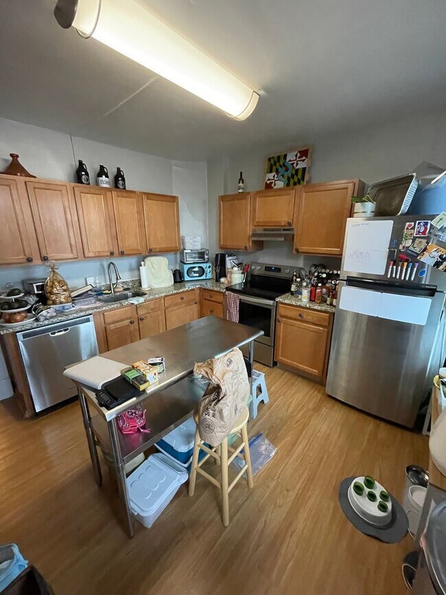 Foto del edificio - 3006 Guilford Ave