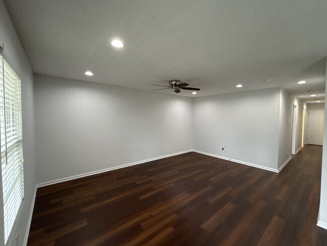 Building Photo - T.R. Lawing Realty Property