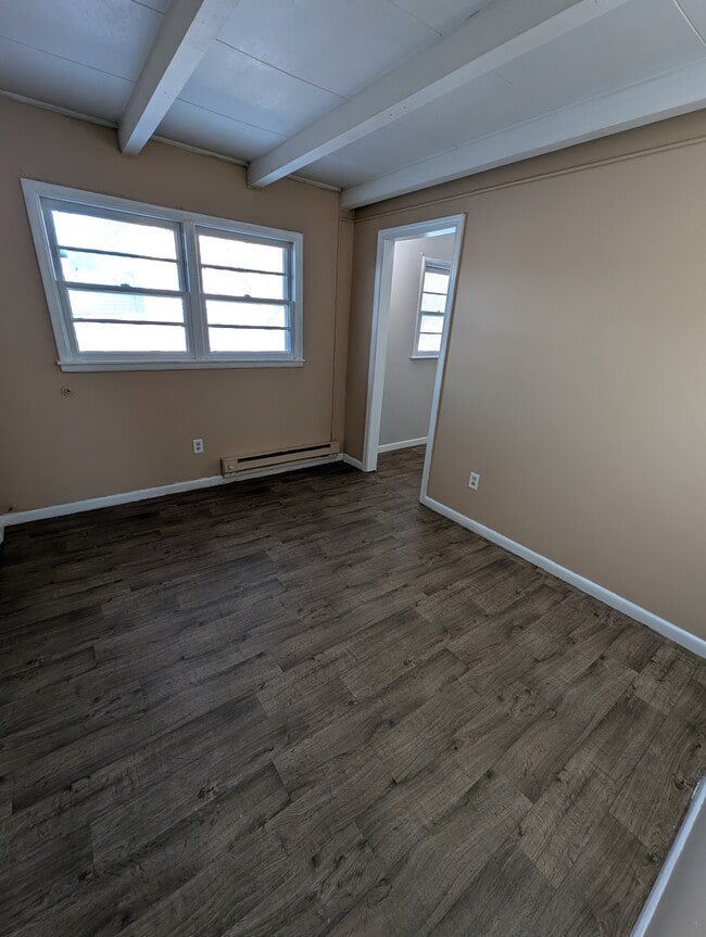 Building Photo - 1703 12th Ave N