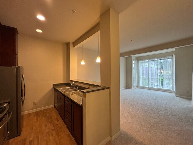 Foto del edificio - NEW Rental Rate! Modern Comfort Meets Prime Convenience in the Heart of Redmond’s Overlake (MOVE ...