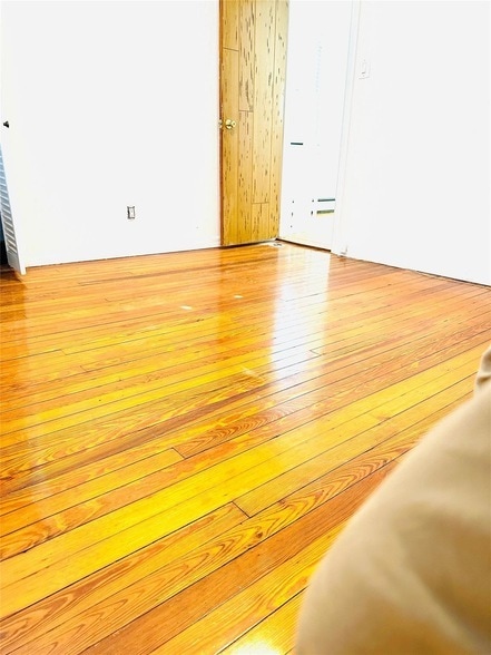 Foto del edificio - 14 Pine Ln