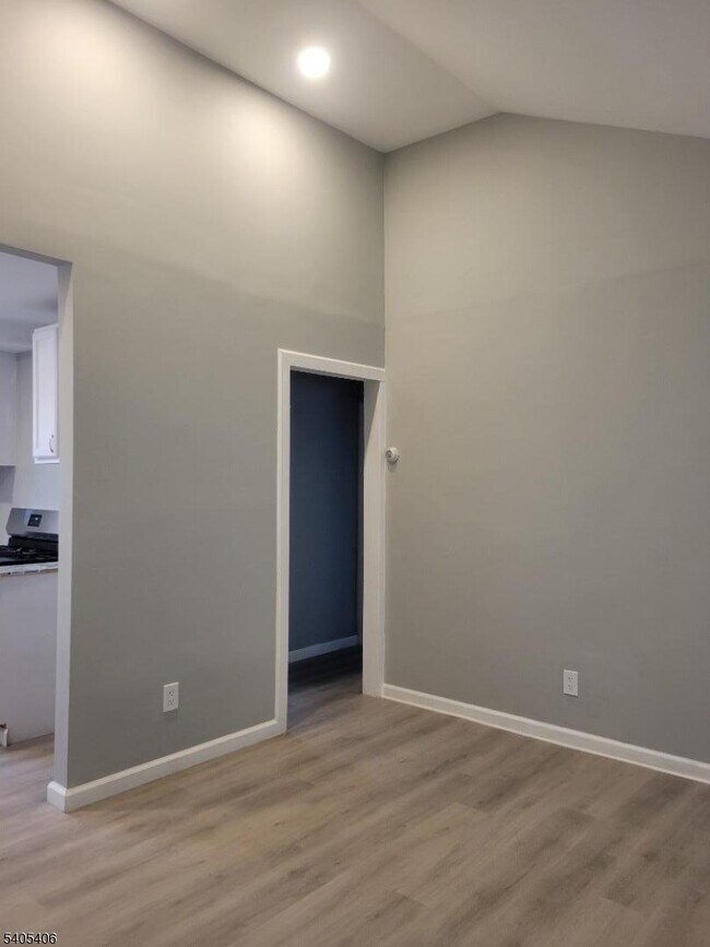 Foto del edificio - 16 Beech Ct