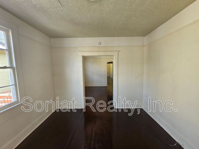 Foto del edificio - 8623 Jeannette St