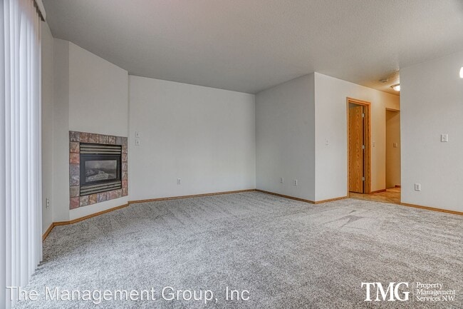 Foto del edificio - 2 br, 1.5 bath House - 811 NW Logan Street