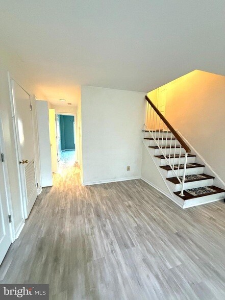 Foto del edificio - 12956A Grays Pointe Rd