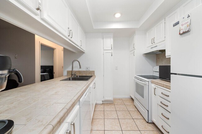 Foto del edificio - Great opportunity to rent this beautiful centrally located apartment in Chula Vista!