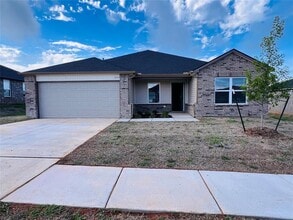 Building Photo - 604 Hillsboro Drive