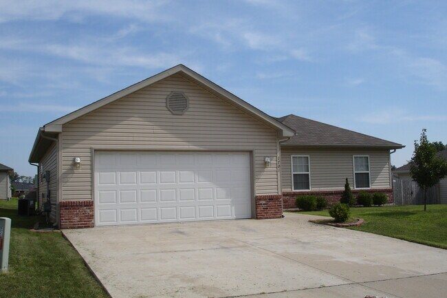 Foto del edificio - 3 bedroom/2 bathroom single family home!  ...