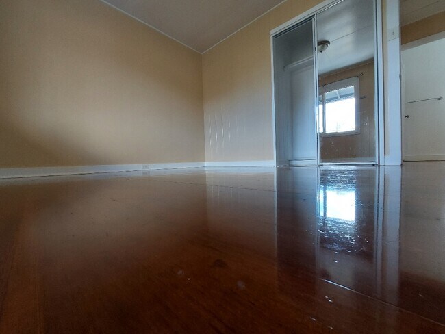 Foto del edificio - 227 Kellog St