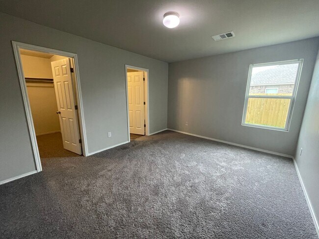 Building Photo - Very Nice 3 Bedroom 2 Bath Home in Newcast...