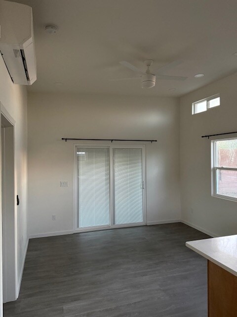 Foto del edificio - 5564 E Camden St