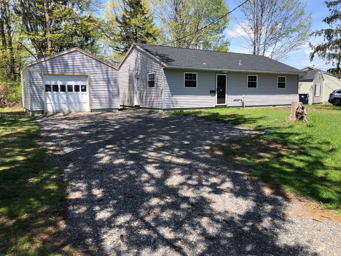 9 Arbor Dr, New Hartford, NY 13413 House for Rent in New Hartford, NY