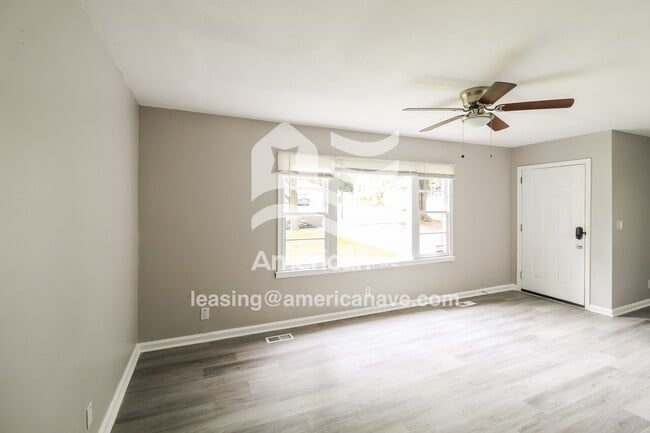 Building Photo - 1061 55th St