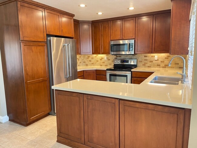 Foto del edificio - Picture Perfect Summerhill Home!