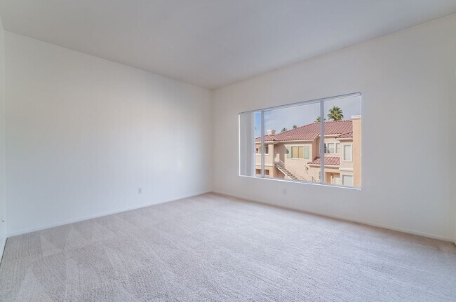 Building Photo - Charming Henderson Condo in Gated Communit...