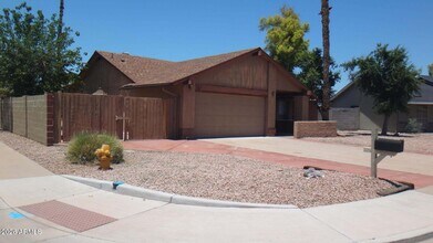 Building Photo - 1904 N Arrowhead Cir