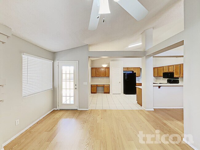 Foto del edificio - 3561 E Sequoia Dr