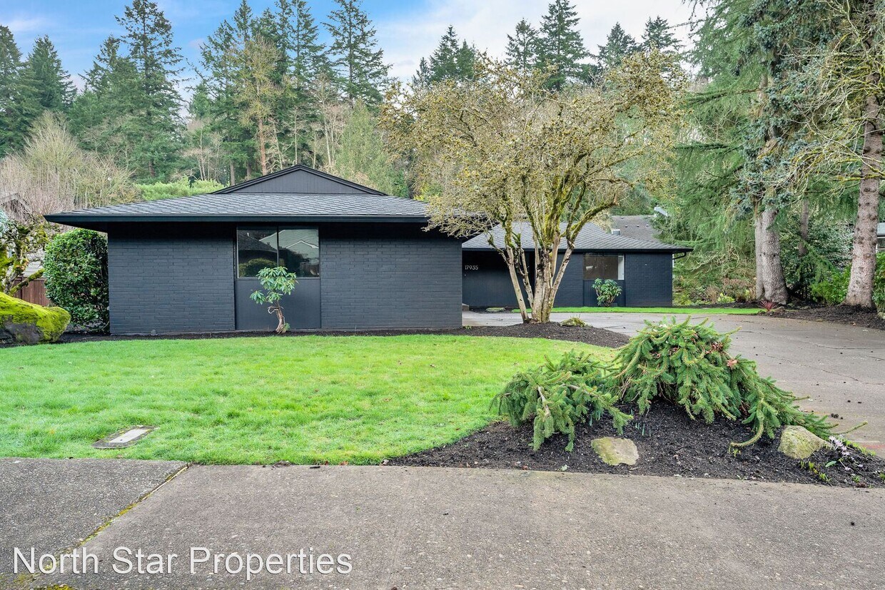 3 br, 3 bath House 17935 Cardinal Drive House Rental in Lake Oswego