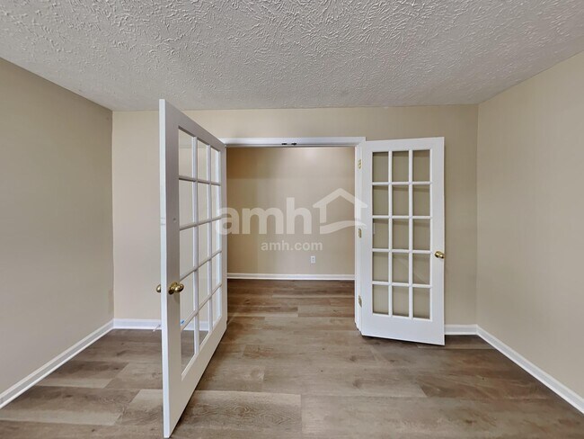 Foto del edificio - 2793 Sutherland Dr