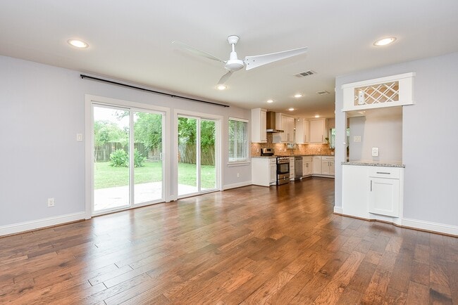 Building Photo - 5815 Dryad Dr
