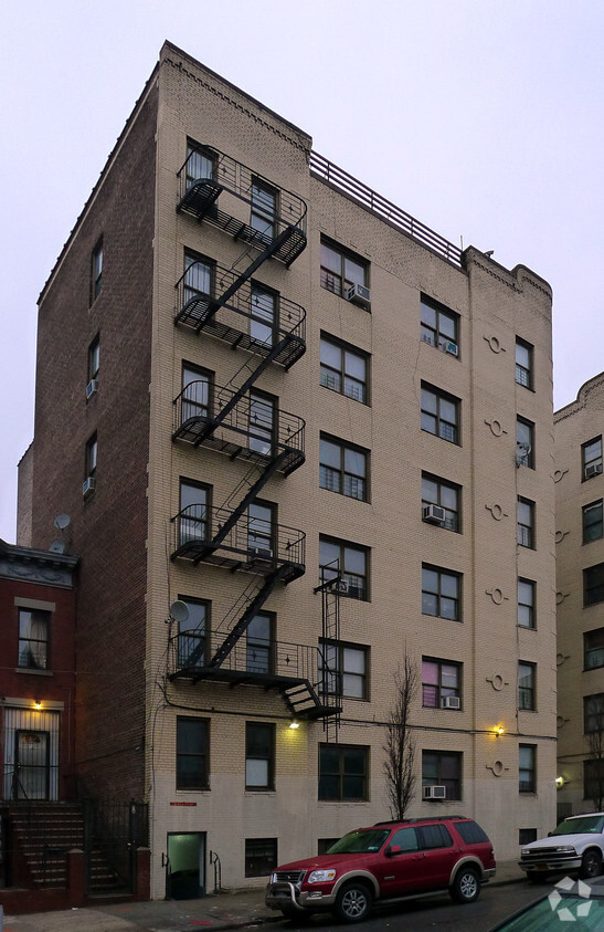 Foto del edificio - 11 W 172nd St