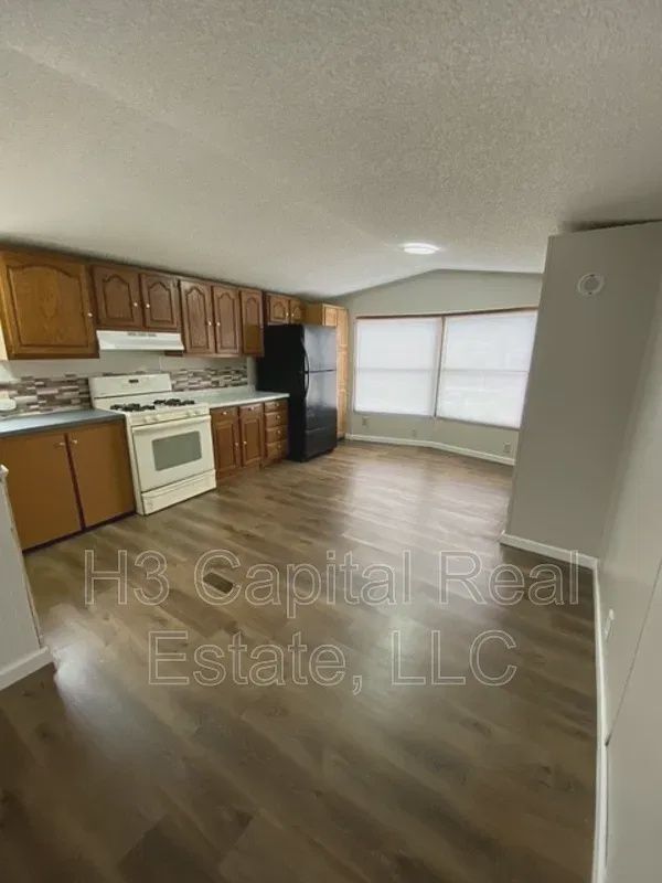 Foto del edificio - 1924 Page Ave