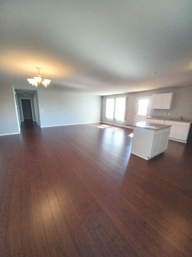 Foto del edificio - 7274 Price Dr