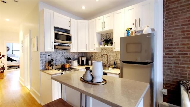 Building Photo - 1 Clinton St