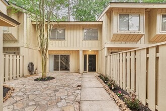 Building Photo - 2425 W Settler's Way