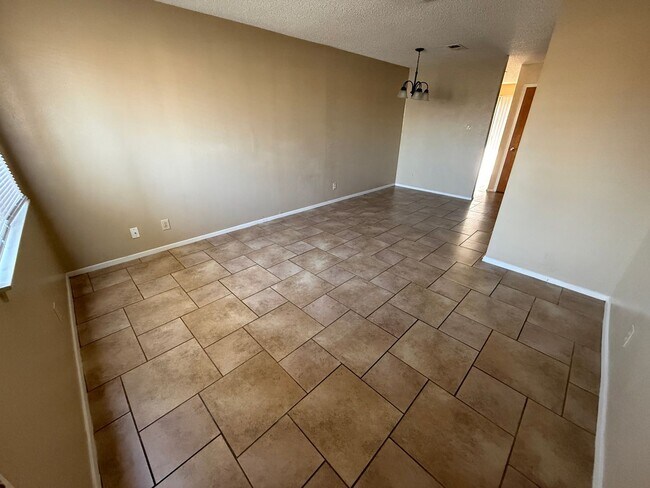 Foto del edificio - 2211 Cascade Dr