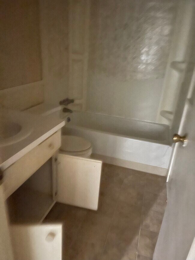 Foto del edificio - 1804 Byrne Ave