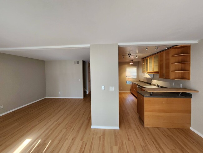 Foto del edificio - Timberlane Community Townhome with 3BR - L...