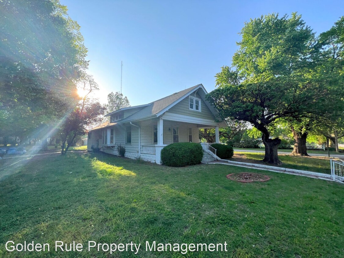 Primary Photo - 2 br, 1 bath House - 221 N Howard St