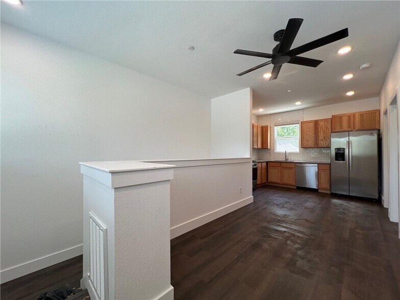 1341 W Hendrix St Unit 1341 Hendrix #4, Fayetteville, AR 72703