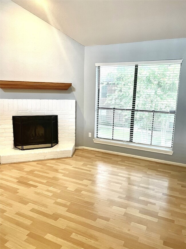 Building Photo - 3150 Walnut Bend Ln
