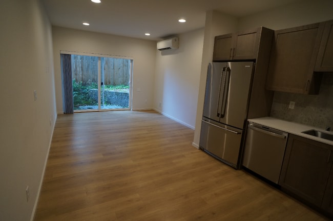 Building Photo - 3631 1st Ave NW