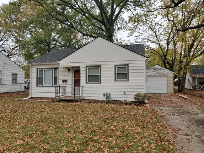 Foto del edificio - Super nice 2BR rancher, 1 car garage and a...