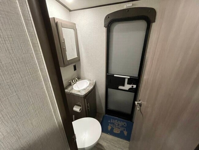 Foto del edificio - 1445 N 444 Rd