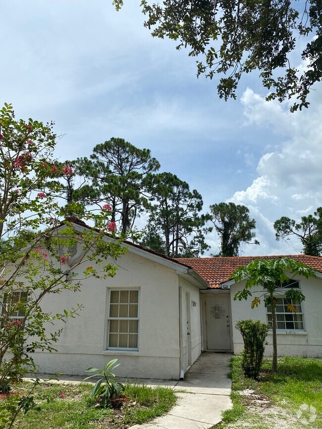 Building Photo - 11812 D Allyon Dr