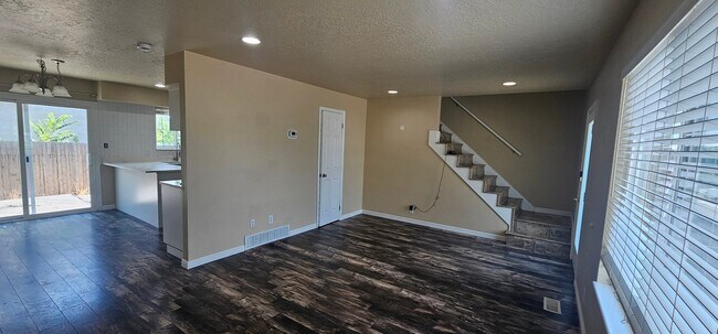 Foto del edificio - 2316-2318-2318 Claybourne Ave S