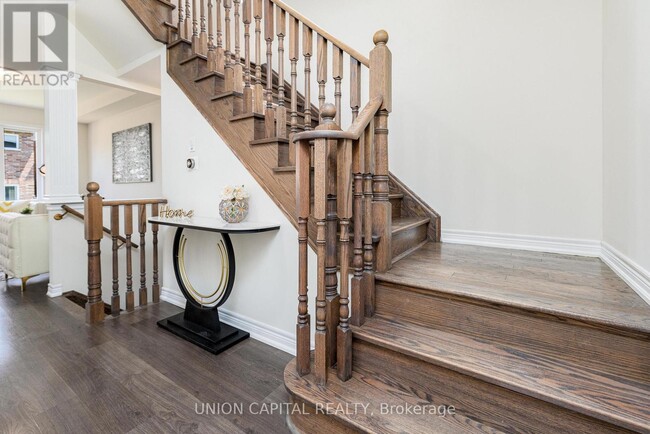 Photo du bâtiment - 64 Collier Crescent