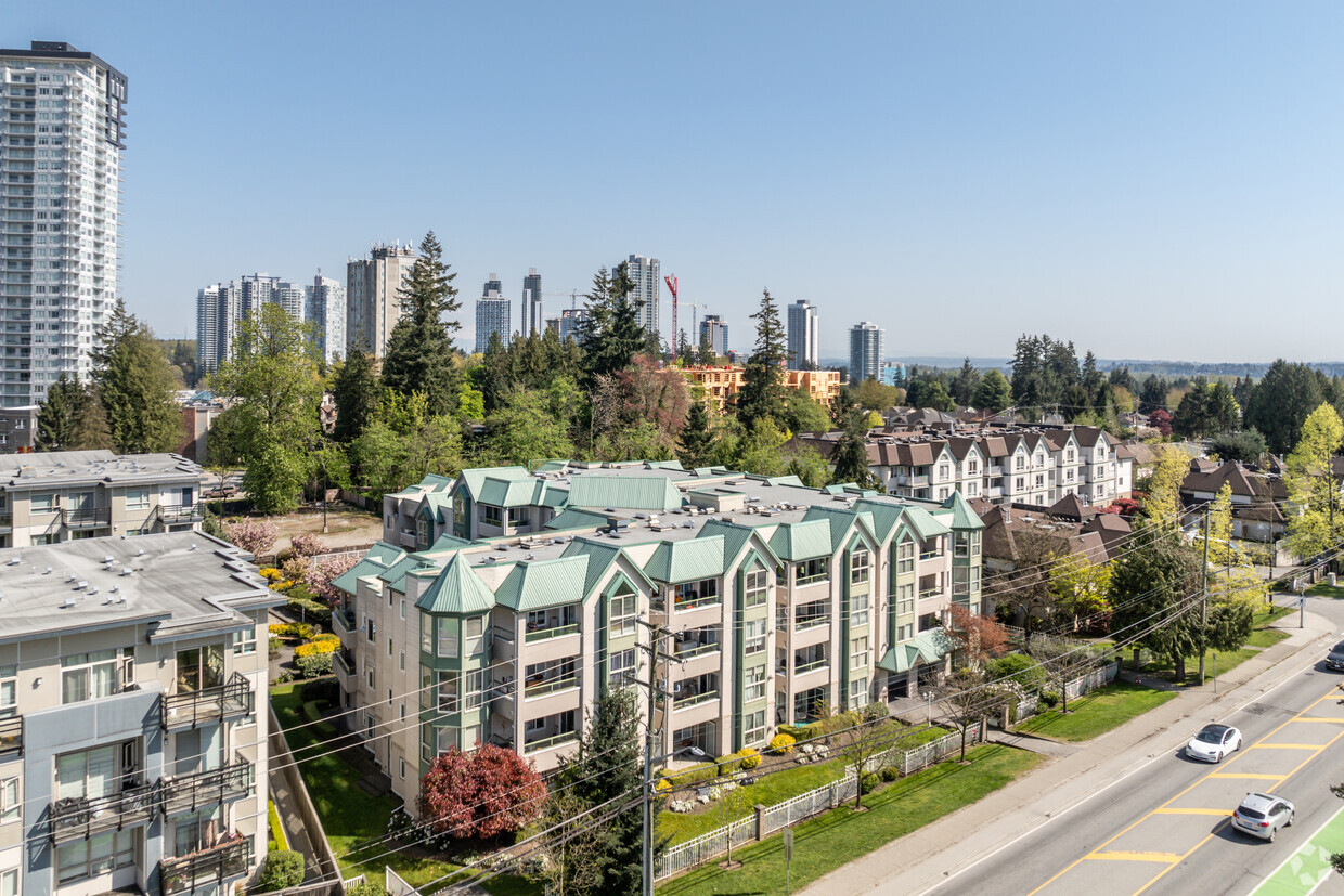 Building Photo - Melrose Gardens