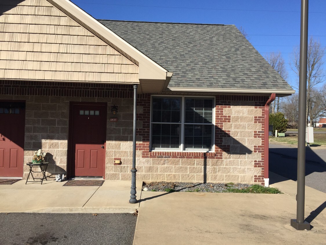 2421 Homewood Ave, Paducah, KY 42003 Apartments in Paducah, KY