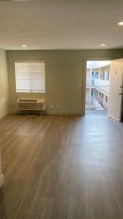 Foto del edificio - 1535 N Kenmore Ave