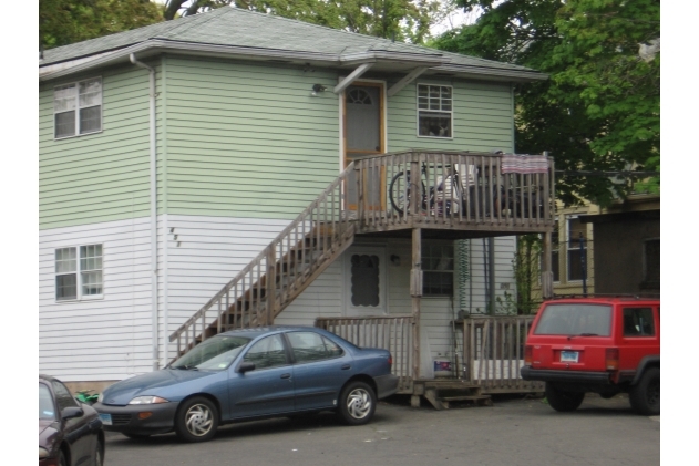 Building Photo - 449-451 Main St