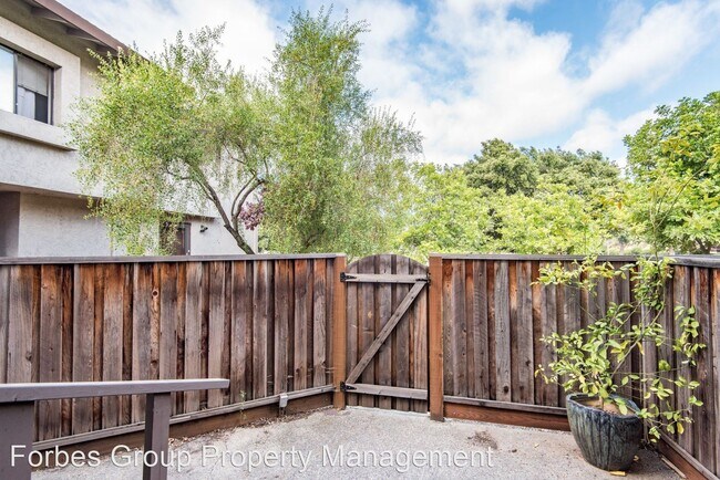 Foto del edificio - 2 br, 2.5 bath House - 1325 Fruitdale Ave