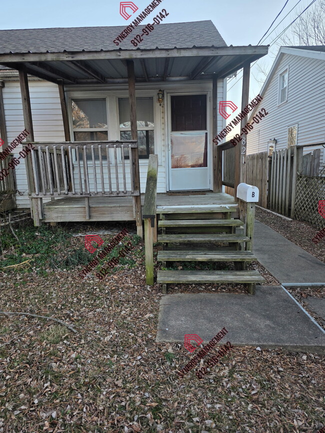 Building Photo - 821 Stanley Ave