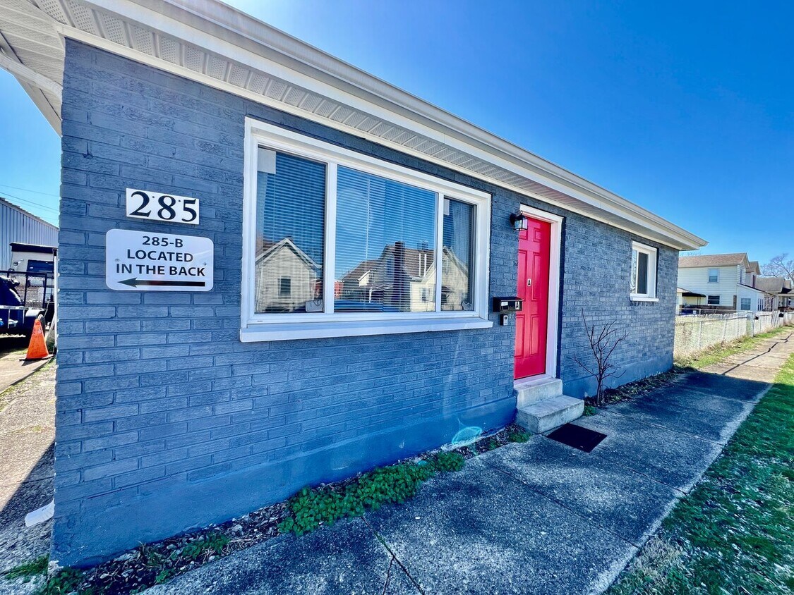 Welcoming Two Bedroom Apartment on Whitaker - Welcoming Two Bedroom Apartment on Whitaker